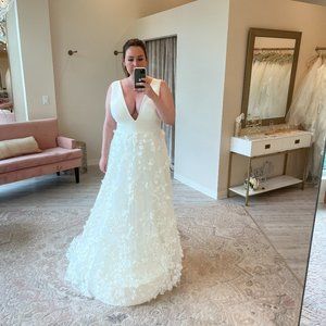 Martina Liana Wedding Dress - Bridal Size 16 (Street Size 10-12)